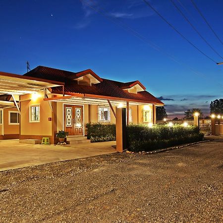 Rojanavee Resort Nakhon Nayok Buitenkant foto